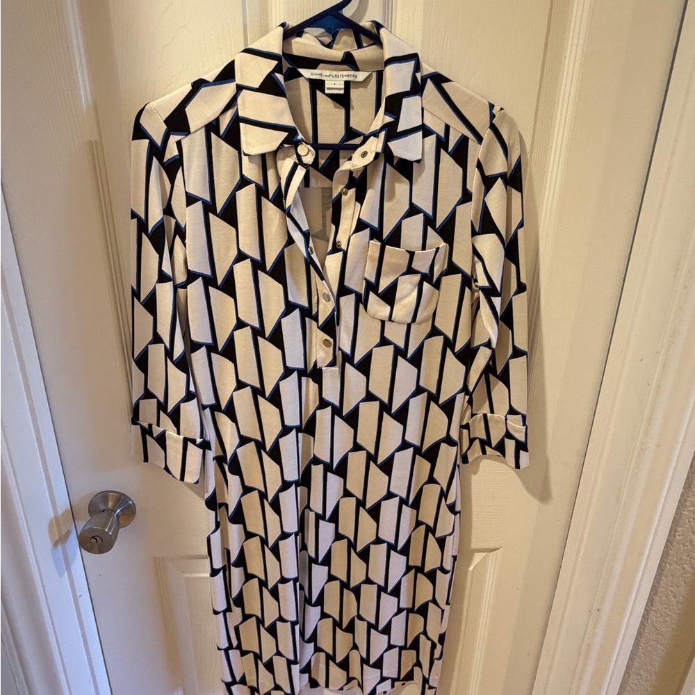 Diane Von Furstenberg Black and Cream Geometric Long Sleeve Dress
